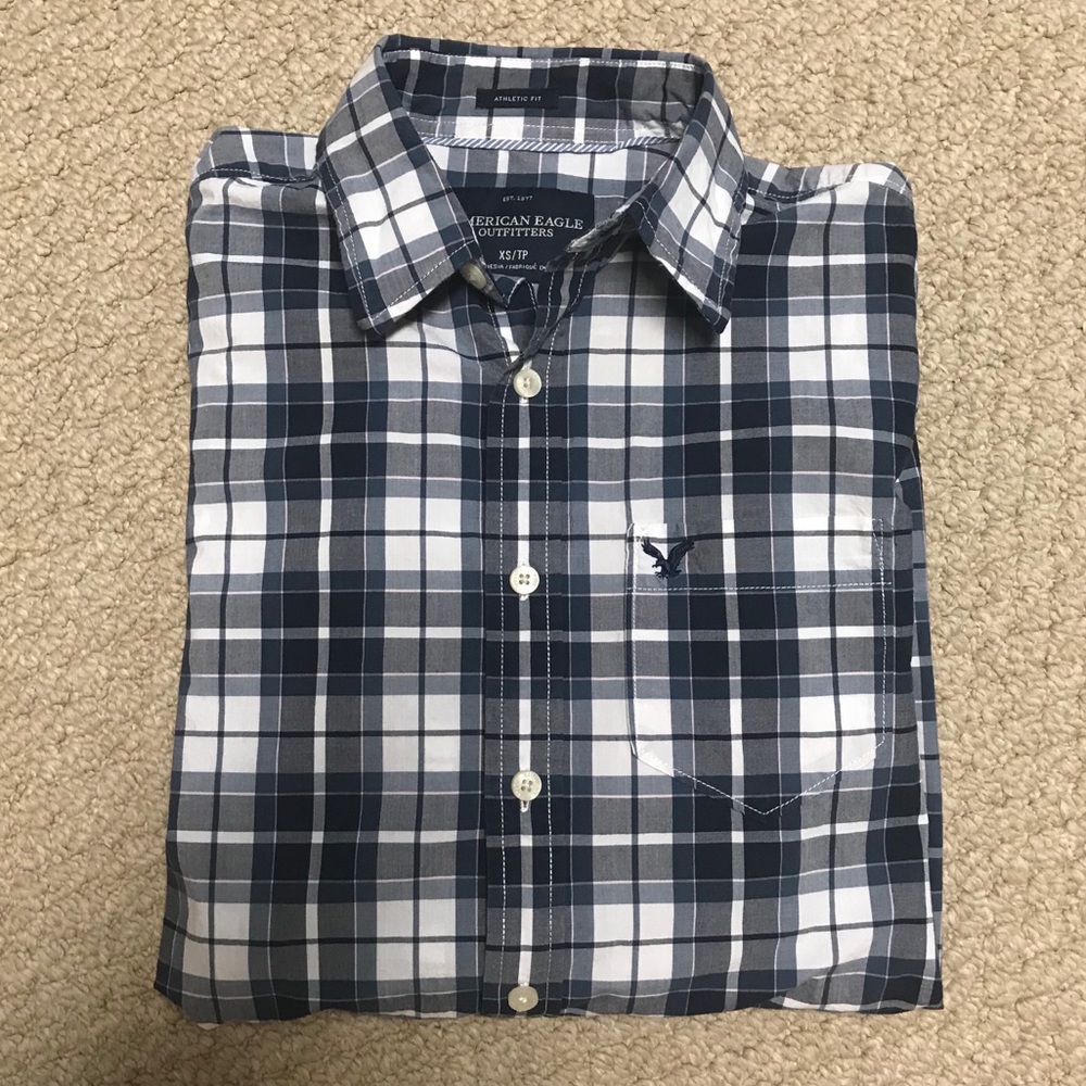 AE long sleeve button down shirt